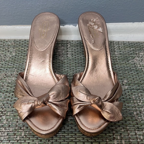 Coach rose gold leather cork sole heels - Picture 2 of 6